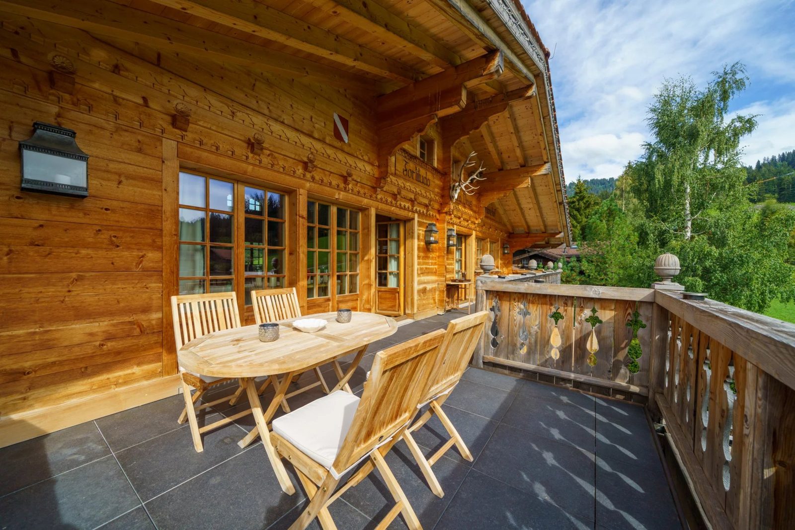 Family chalet, ski-in – Saanenmöser