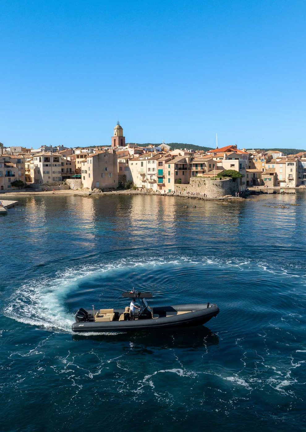Sea Water Phantom 300 charter in Saint-Tropez